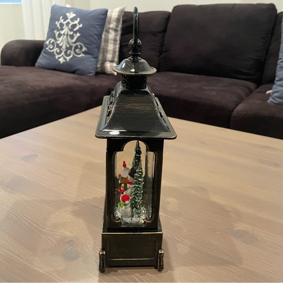 ❌SOLD❌ 12" Illuminated Glitter Lantern with Holiday Snowman Scene by Valerie - Picture 3 of 5